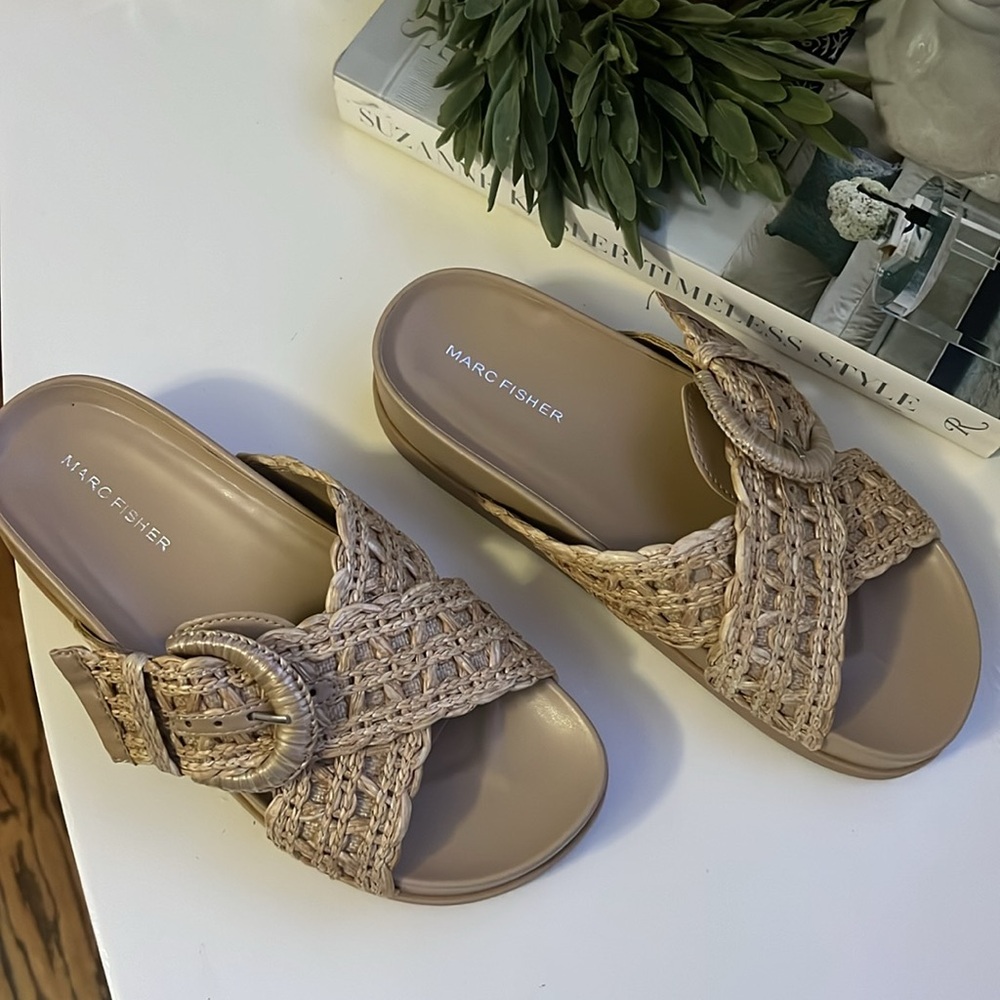 New!!!! Marc Fisher Welti Sandal size 7
